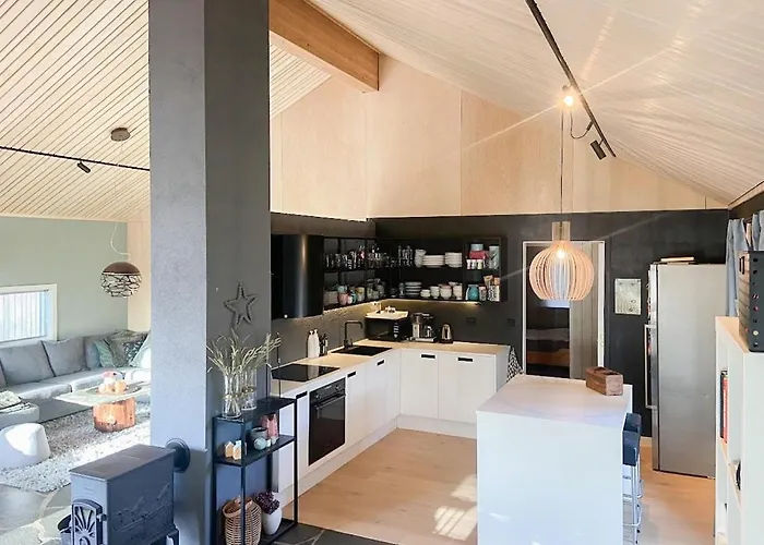 Sea With Views On Kallevikevegen *